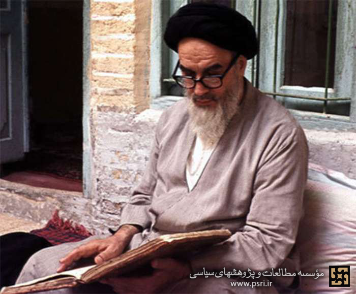   انس عمیق امام خمینی با مناجات شعبانیه