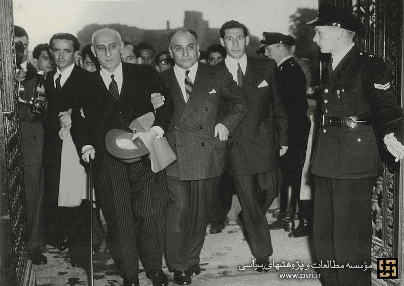 دکتر مصدق در دادگاه لاهه