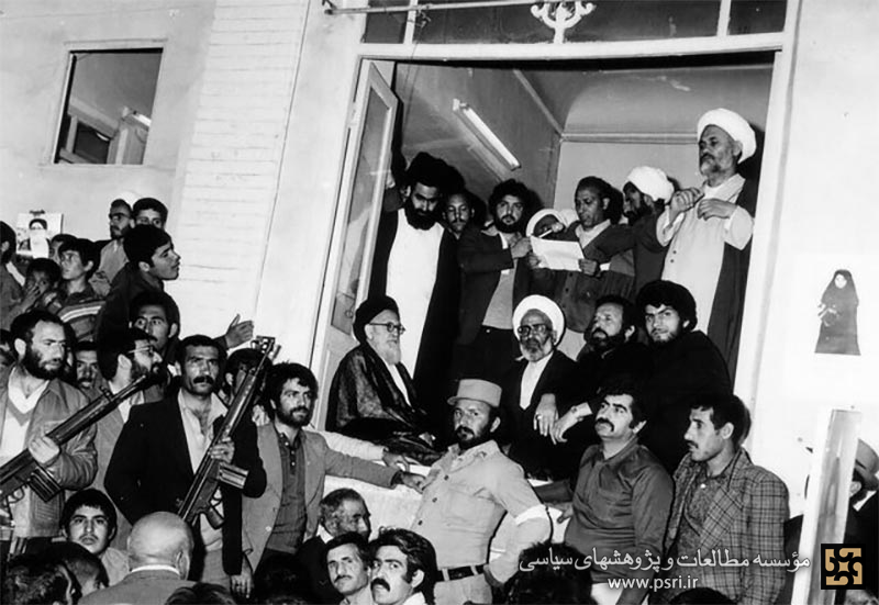 انبار سلاح در زیرزمین منزل شریعتمداری چگونه کشف شد؟