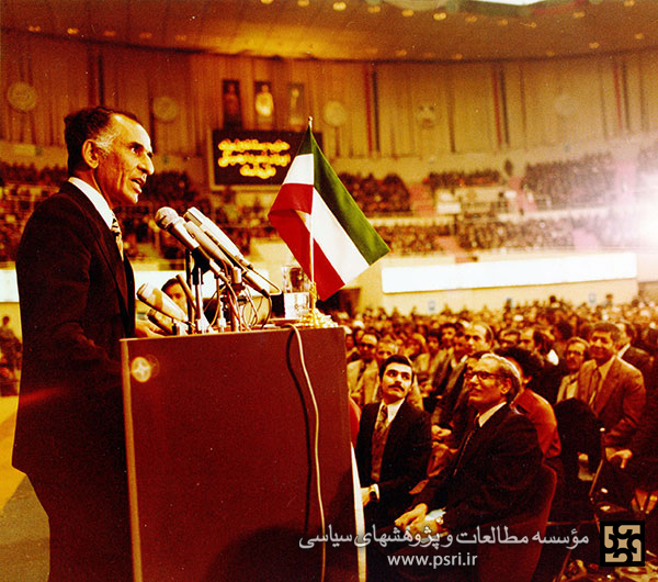جمشید آموزگار