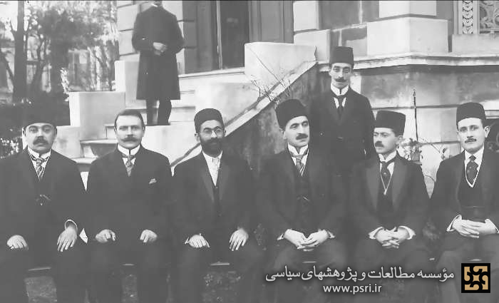 از تحریم هیئت ایرانی تا حمایت از قرارداد ۱۹۱۹