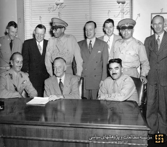 کیانوری: ارتش شاه در دست سیا بود