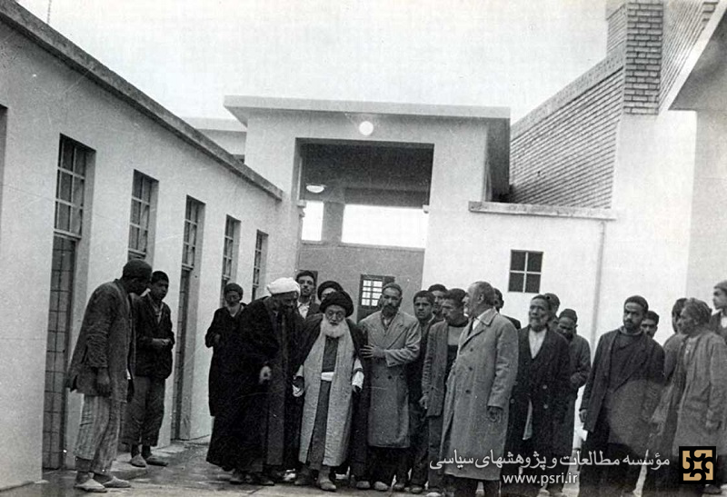 بازداشت سه ماهه‌ی آیت‌الله بروجردی به دستور رضاشاه