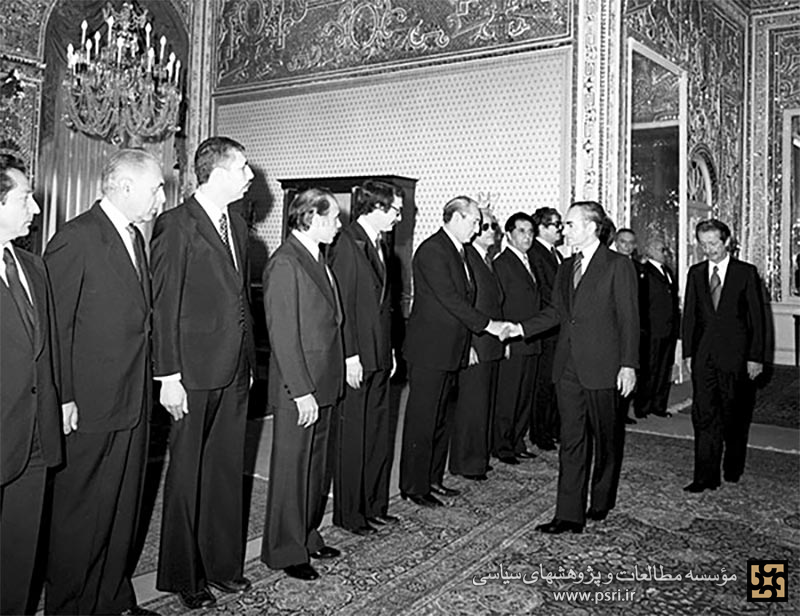 آخرین برگ پهلوی برای بقای در قدرت