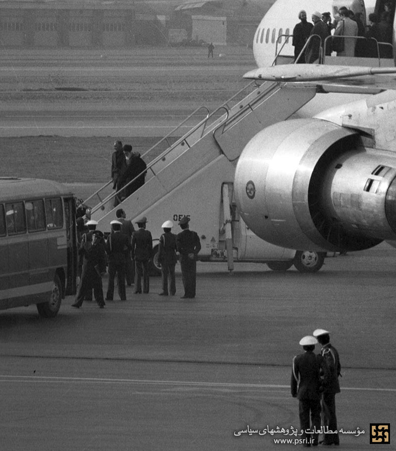 تصاویری کمتر دیده شده از ورود امام خمینی